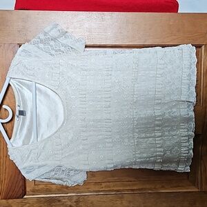 Short sleeve lace shirt size M